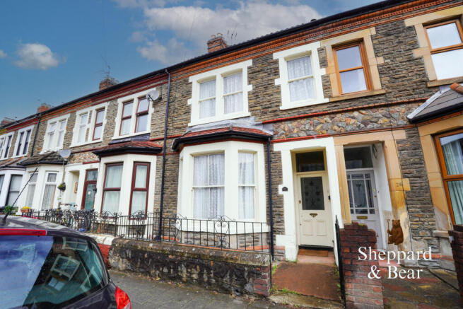 2 bed property, in Kincraig Street, £230,000