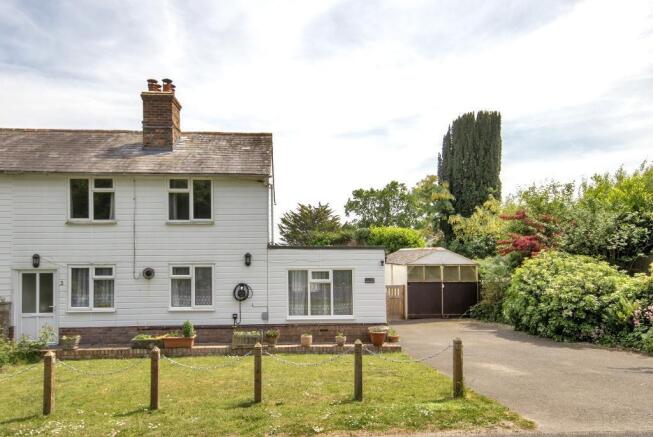 4 bed property, in Whites Cottages, £475,000