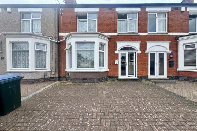 3 bed property, in Abercorn Road, £225,000