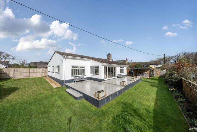 3 bed property, in Cheriton Bishop, £550,000