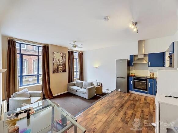2 bed property, in Flat 4, £120,000