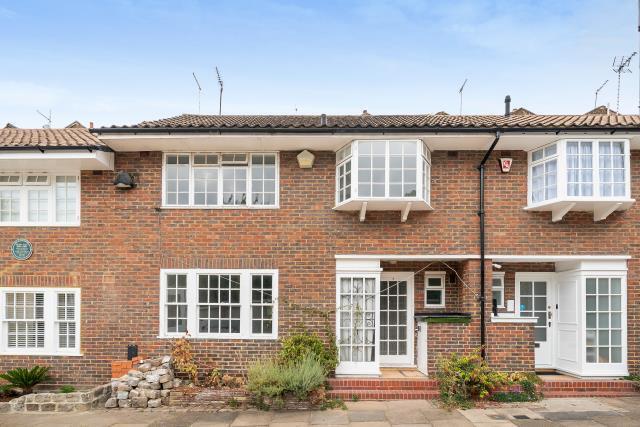 3 bed property, in Randolph Mews, £1,400,000