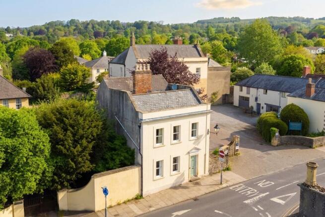 5 bed property, in Chamberlain Street, £700,000