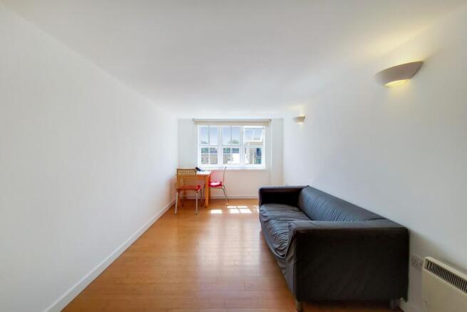 1 bed property, in Reed Place, £300,000
