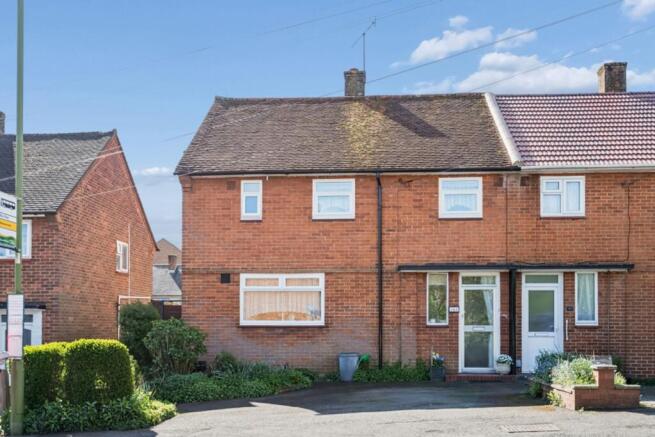 3 bed property, in Oxhey Drive, £499,950