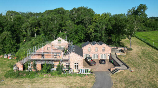 4 bed property, in Broadgate Lane, £700,000