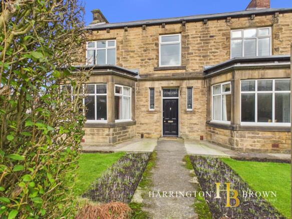 5 bed property, in Stoneleigh, £350,000