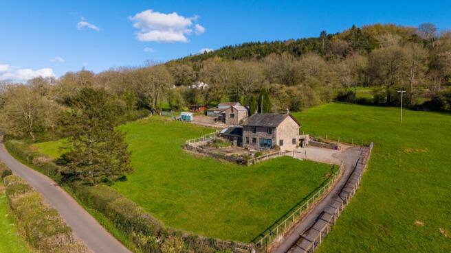 4 bed property, in Highfield, £1,075,000