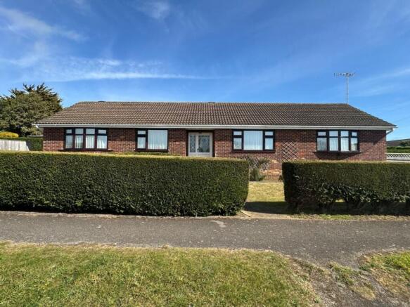 3 bed property, in Tor Road, £450,000
