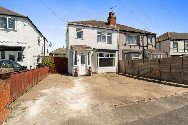 3 bed property, in Claremont Road, £210,000