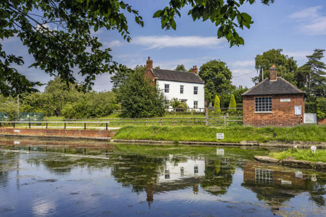 4 bed property, in Lock Keepers Cottage, £650,000