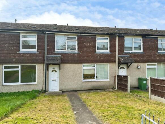 3 bed property, in Penistone Close, £117,500