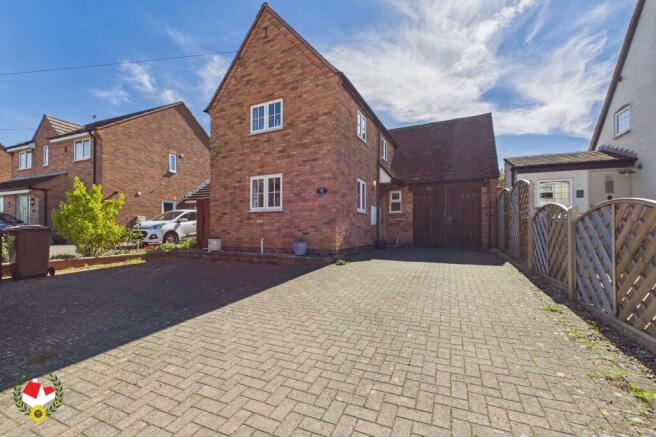 3 bed property, in Main Street, £380,000
