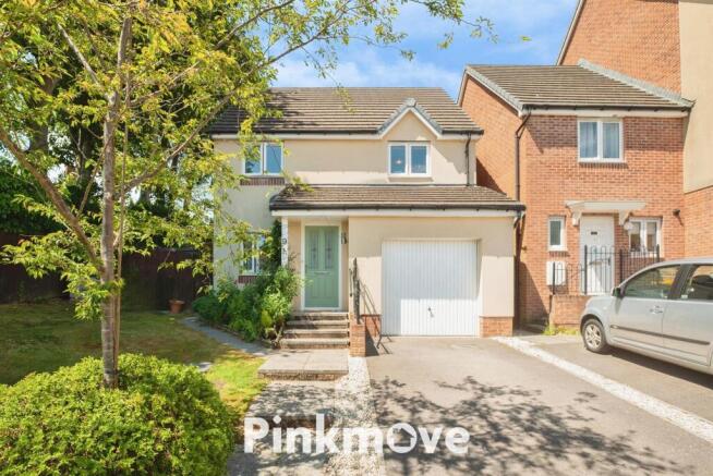 3 bed property, in Elgar Avenue, £275,000