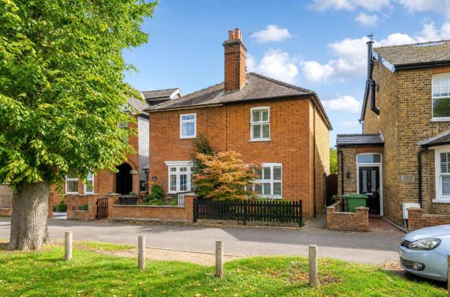 2 bed property, in Back Green, £570,000