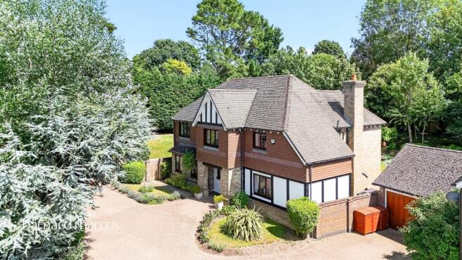 5 bed property, in Claremount Gardens, £1,250,000