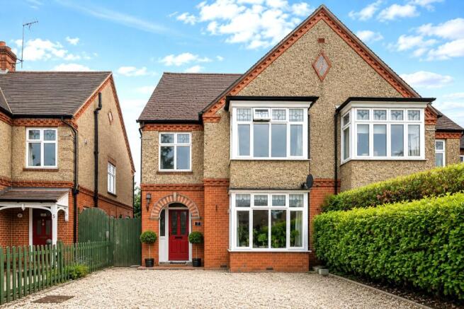 3 bed property, in Nursteed Road, £380,000