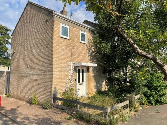 2 bed property, in Sycamore Drive, £190,000