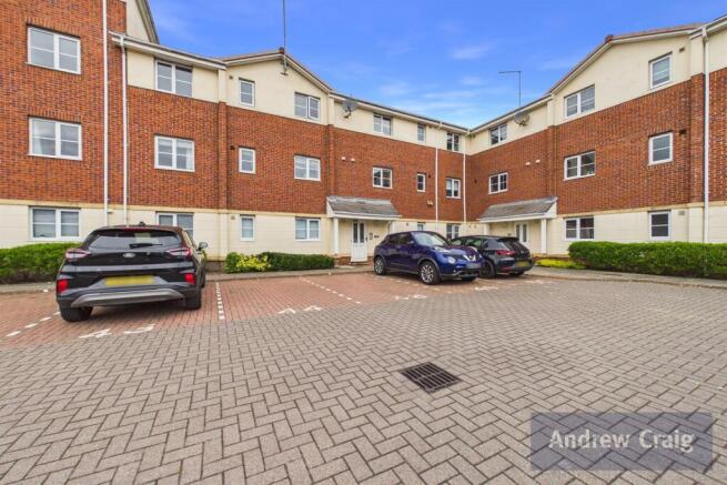 1 bed property, in Regency Apartments, £100,000