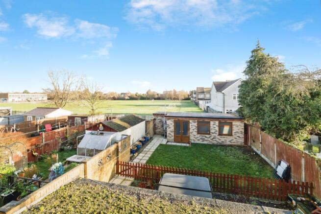 3 bed property, in Morgan Way, £425,000