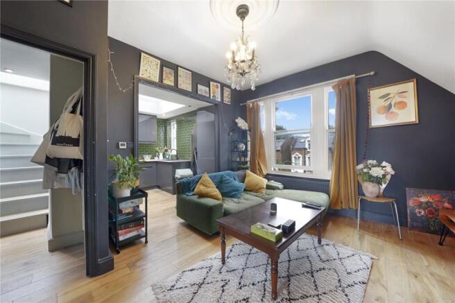 2 bed property, in Cecile Park, £565,000
