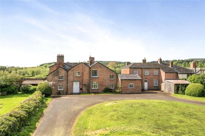 7 bed property, in Lydbury North, £750,000