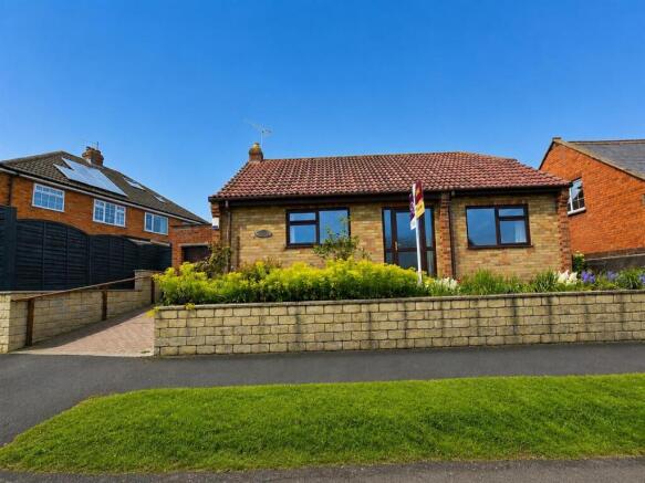 3 bed property, in Eastgate, £230,000