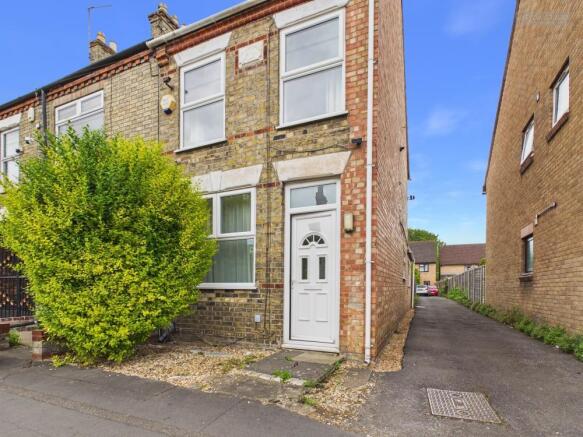 3 bed property, in Cavendish Street, £190,000