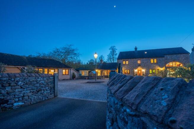 6 bed property, in Ormside, £825,000