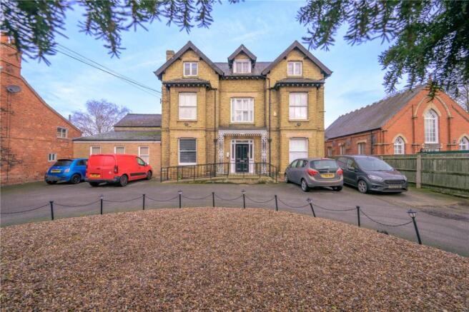 1 bed property, in Eastgate, £100,000
