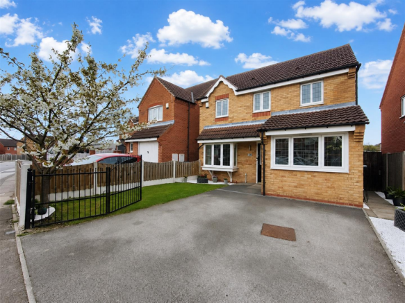 4 bed property, in Brettas Park, £310,000