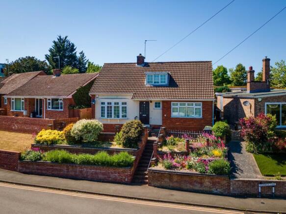 3 bed property, in Bromwich Lane, £275,000