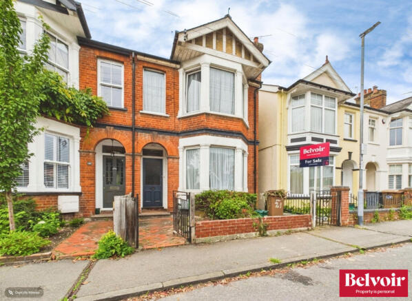 3 bed property, in Hill Road, £575,000