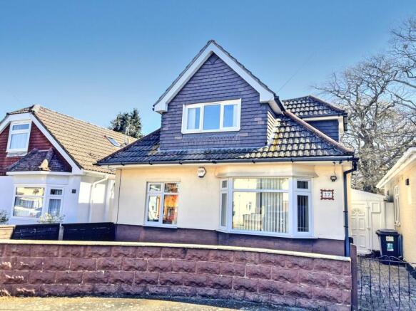 3 bed property, in Opposite Castle Point, £369,950
