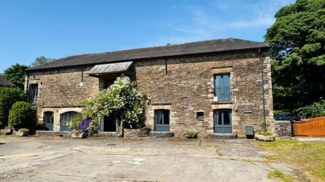 5 bed property, in Ware Hill, £950,000