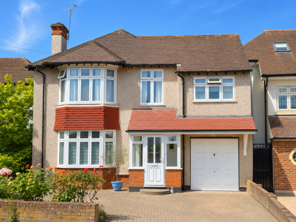 4 bed property, in Grosvenor Gardens, £1,250,000