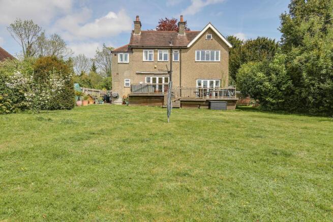 6 bed property, in Hook Hill, £1,300,000