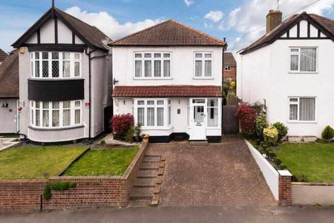 3 bed property, in Upton Road, £675,000