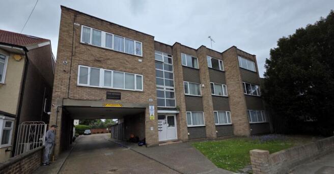 2 bed property, in Flat 1 Kerry Court, £180,000