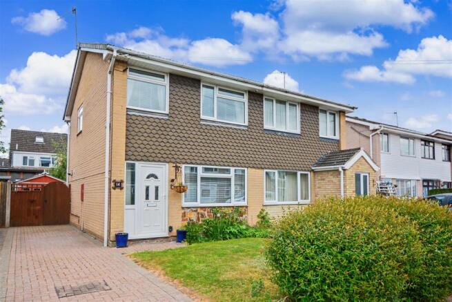 3 bed property, in Talbot Drive, £215,000