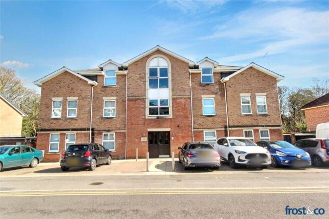 2 bed property, in Alumhurst Road, £300,000