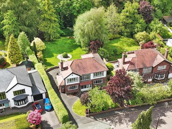 4 bed property, in Carrwood Avenue, £1,295,000