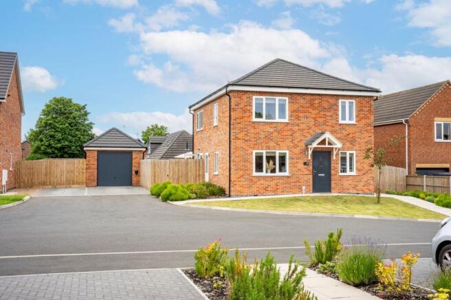 4 bed property, in Trafalgar Road, £400,000