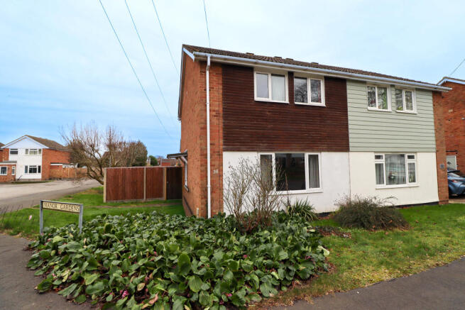 3 bed property, in Manor Gardens, £280,000