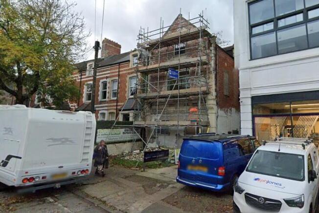 2 bed property, in 86 Windsor Road, £160,000
