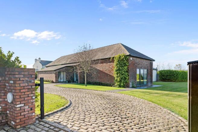 5 bed property, in North End Lane, £1,750,000