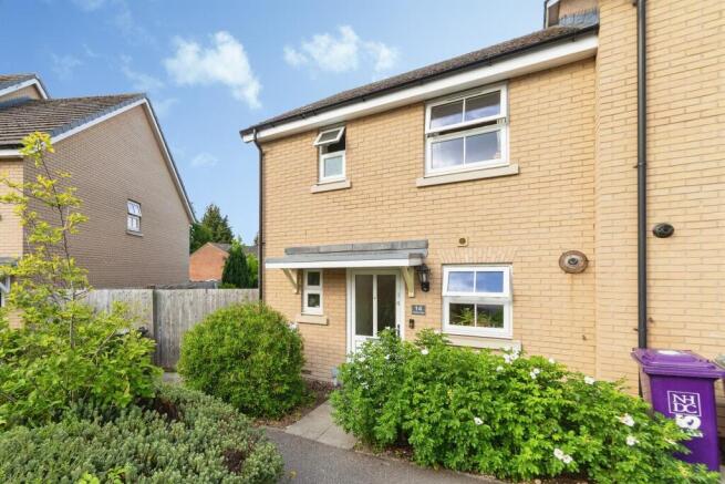 3 bed property, in Tynan Close, £425,000