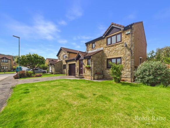 3 bed property, in Beech Court, £260,000