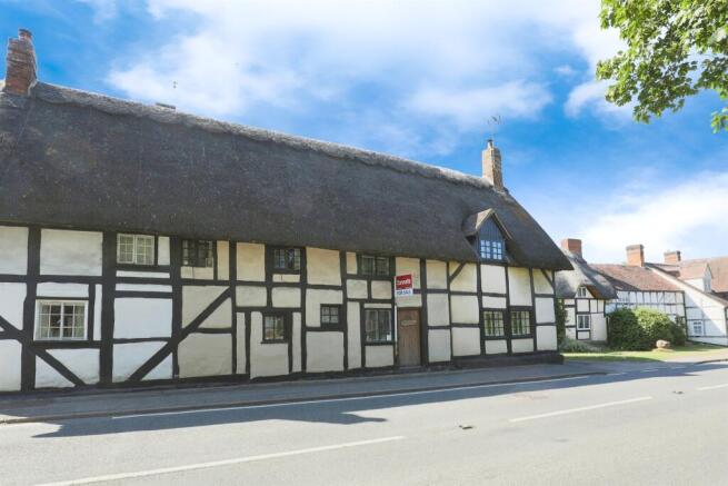 3 bed property, in Evesham Road, £260,000