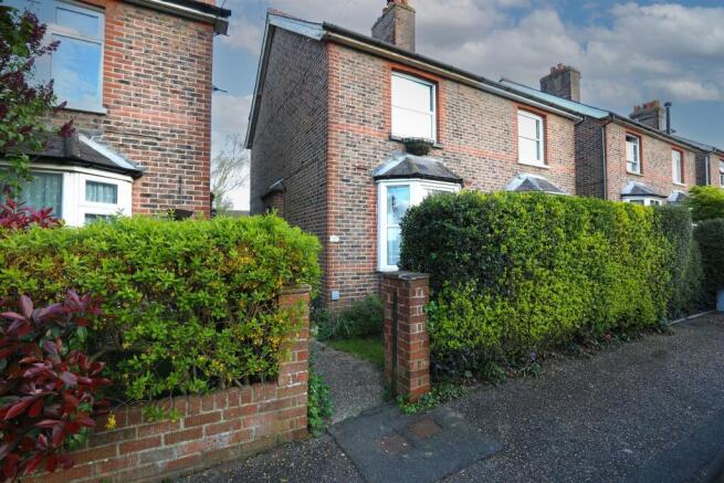 2 bed property, in Dormans Park Road, £350,000